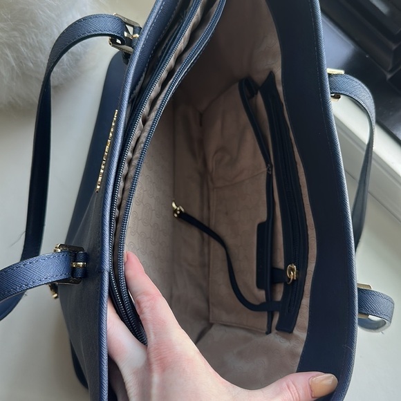 Michael Kors Jet Set Navy Tote - Picture 6 of 10